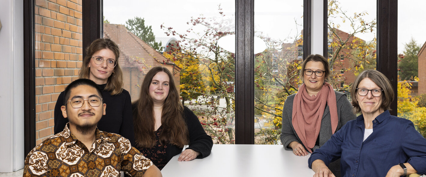 Teamfoto zentrale Studienberatung, fünf Frauen