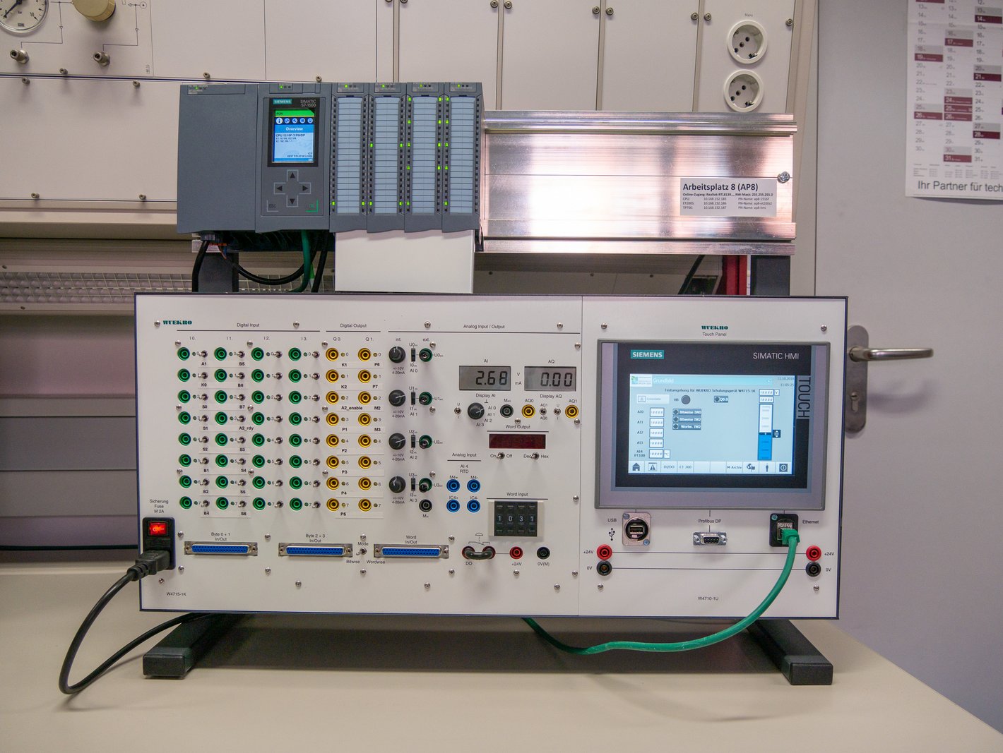 SPS-Schulungsaufbau Schulungsaufbau mit SPS, Touch Display und Testfeld