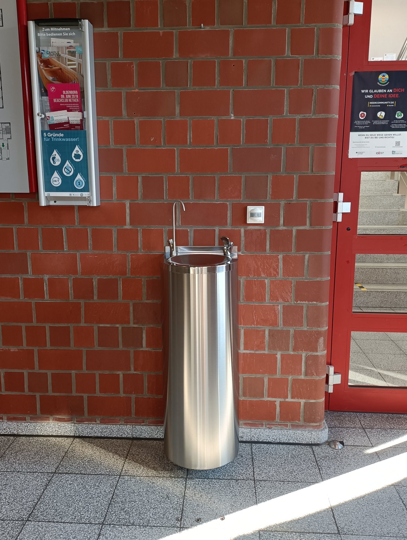 Trinkbrunnen im Foyer des S-Gebäudes