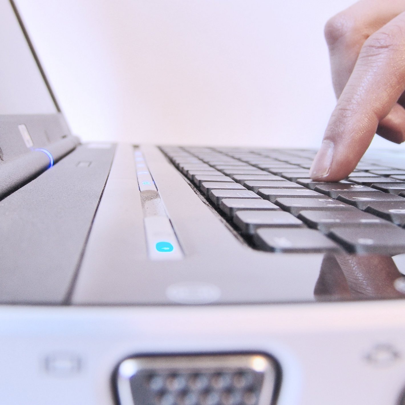 Notebook mit Bediener