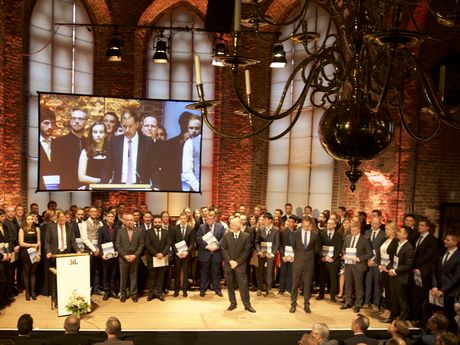 Diplomierungsfeier SS2018 Gruppenbild