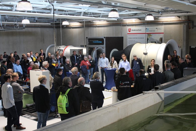 Volles Haus beim Symposium "Zukunftsbranche Segeltechnologie" am 14.03.2023 in Leer